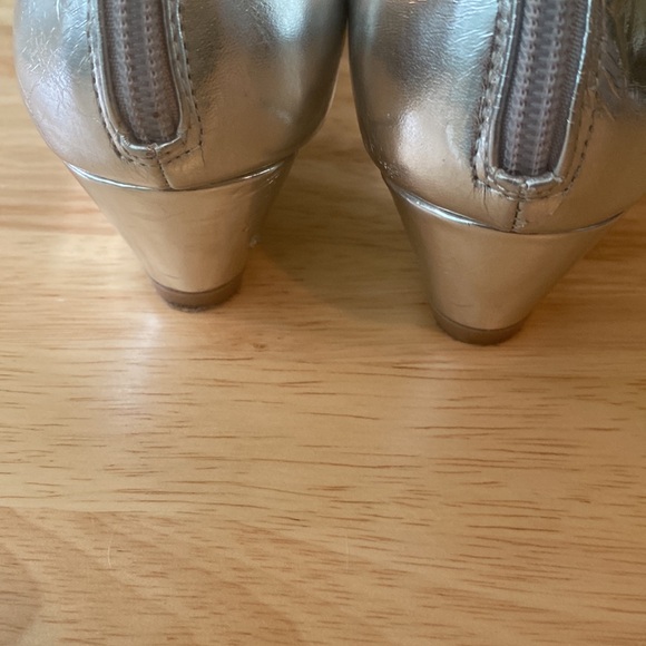 Badgley Mischka Ankle Strappy Wedge Silver Metallic Rhinestone Sandals - Picture 6 of 14